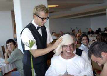 Camarero Falso en Barcelona con Cena