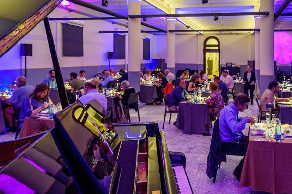 Cena con ópera Cena con ópera